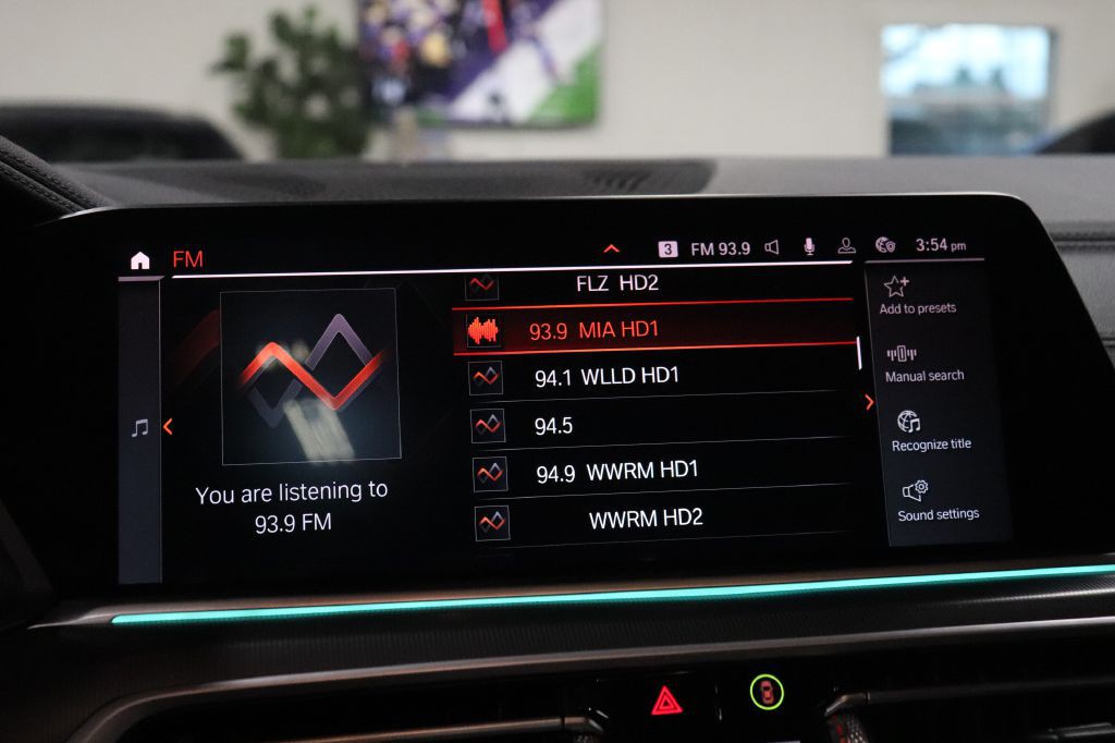 2022 BMW X6 Image 32