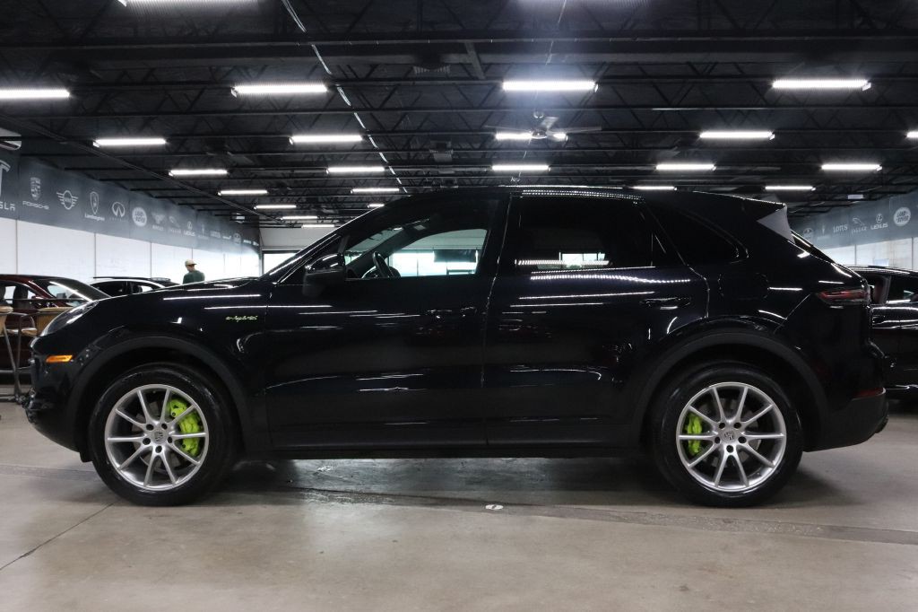 2020 Porsche Cayenne Image 2