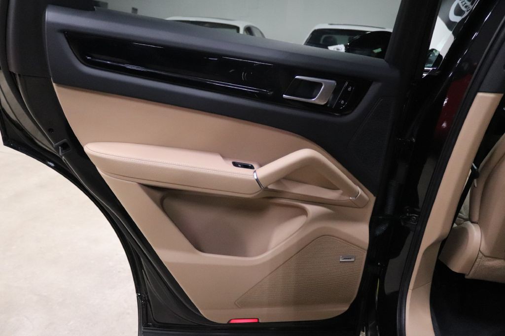 2020 Porsche Cayenne Image 13
