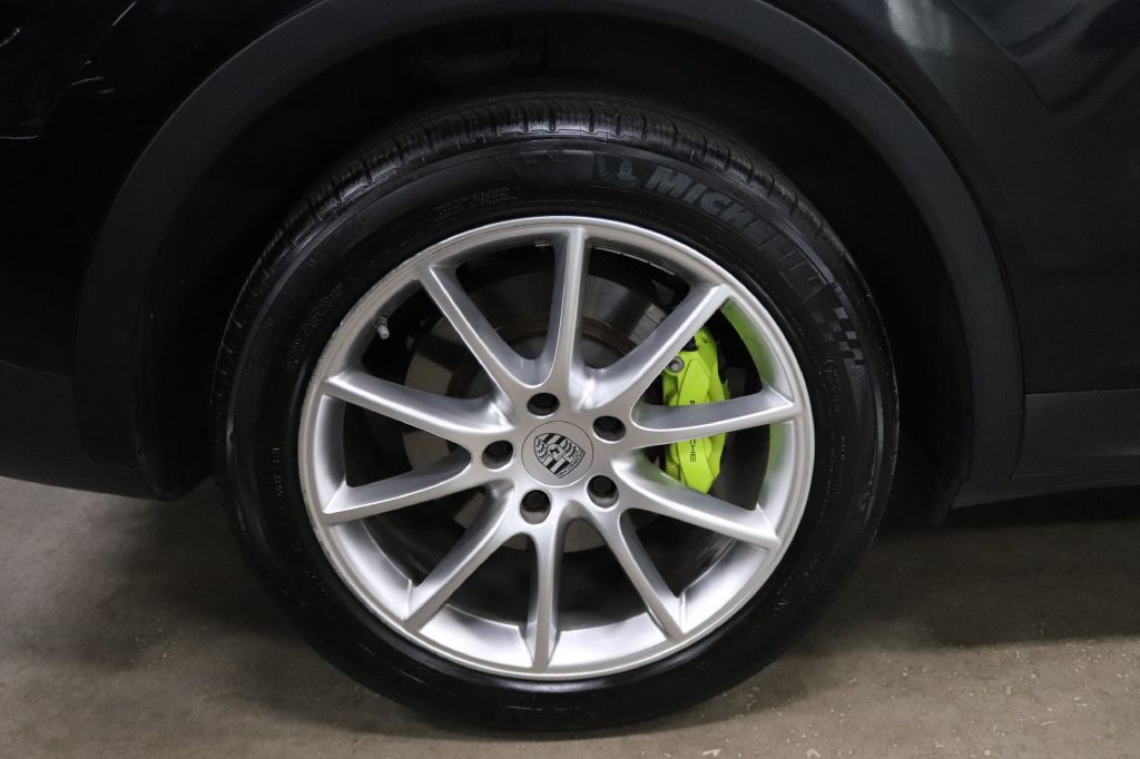 2020 Porsche Cayenne Image 38