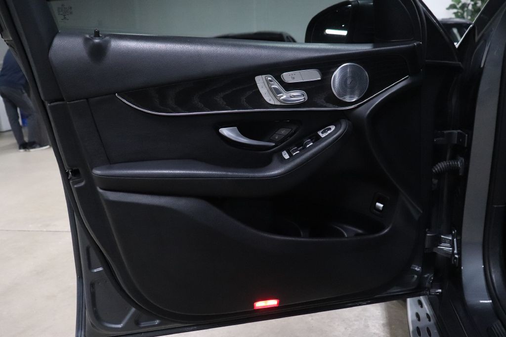 2018 Mercedes-Benz GLC-Class Image 9