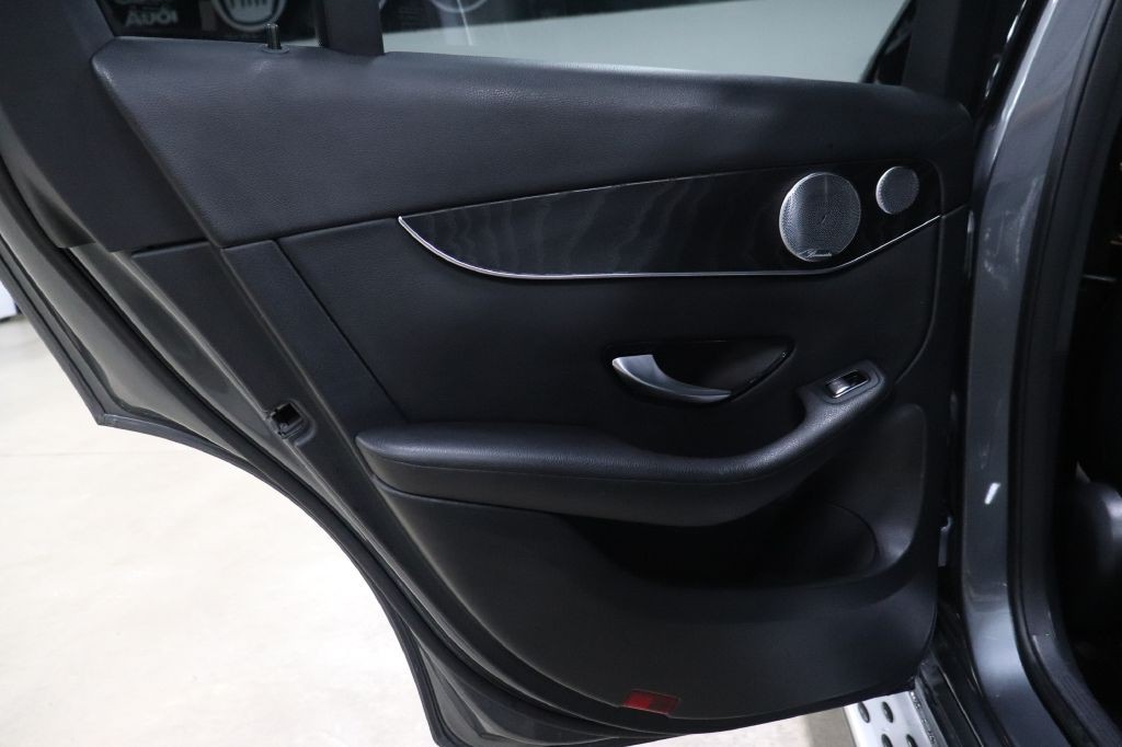 2018 Mercedes-Benz GLC-Class Image 19