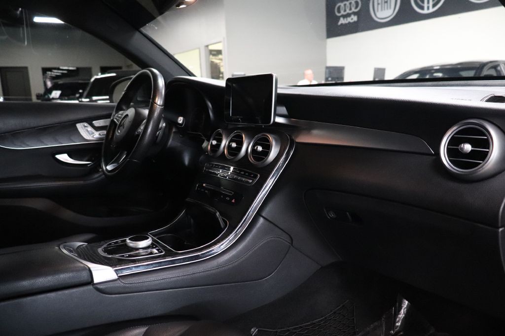 2018 Mercedes-Benz GLC-Class Image 28