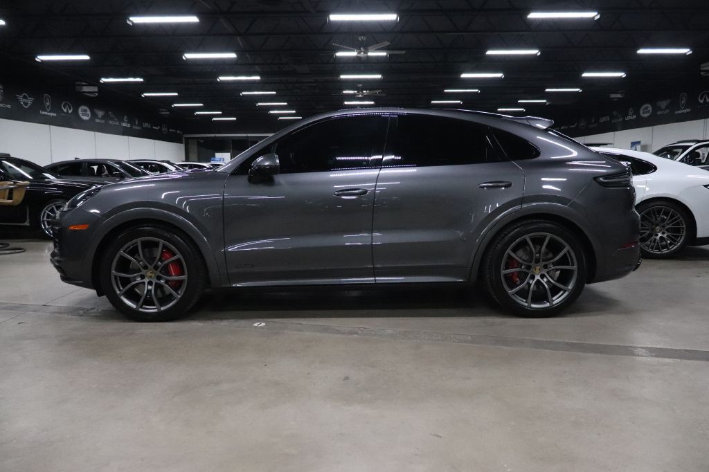 2021 Porsche Cayenne Image 2
