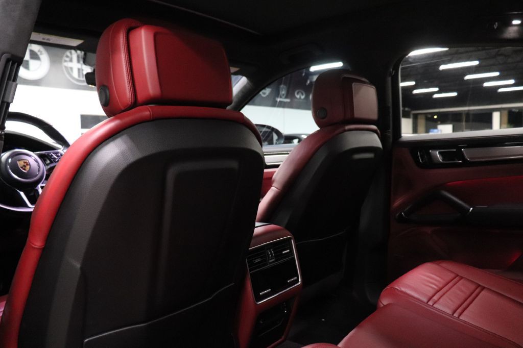 2021 Porsche Cayenne Image 21