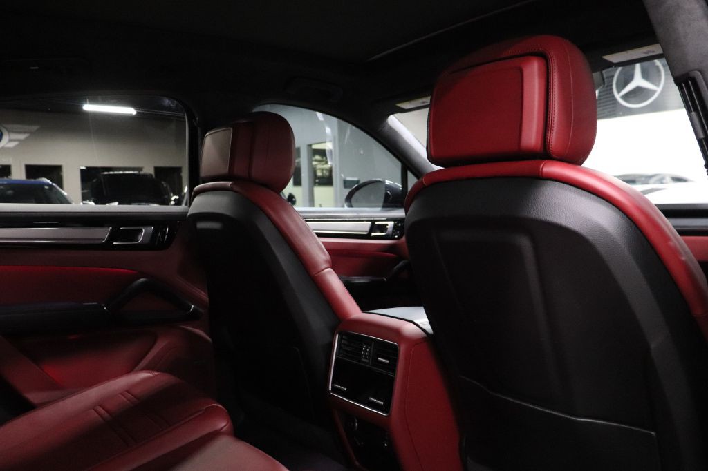 2021 Porsche Cayenne Image 26