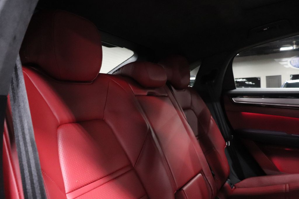 2021 Porsche Cayenne Image 27