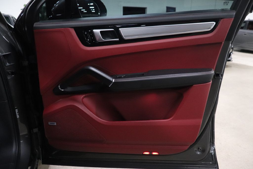 2021 Porsche Cayenne Image 28