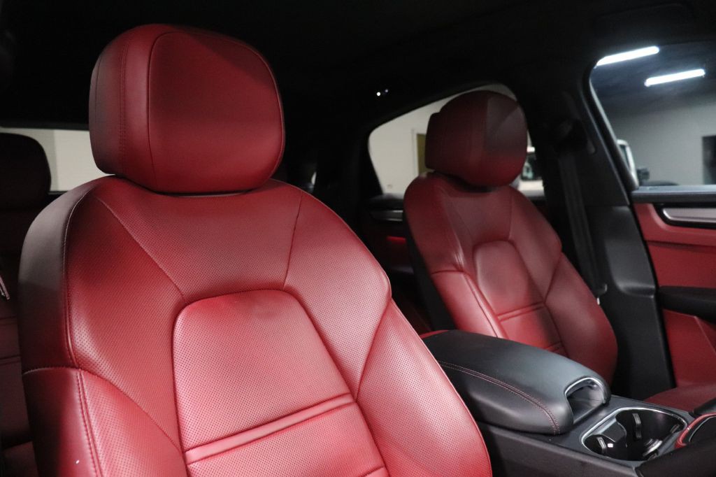 2021 Porsche Cayenne Image 30