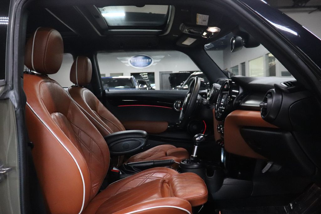 2019 MINI Cooper Image 16