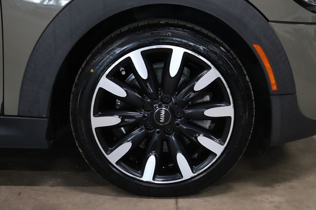 2019 MINI Cooper Image 32