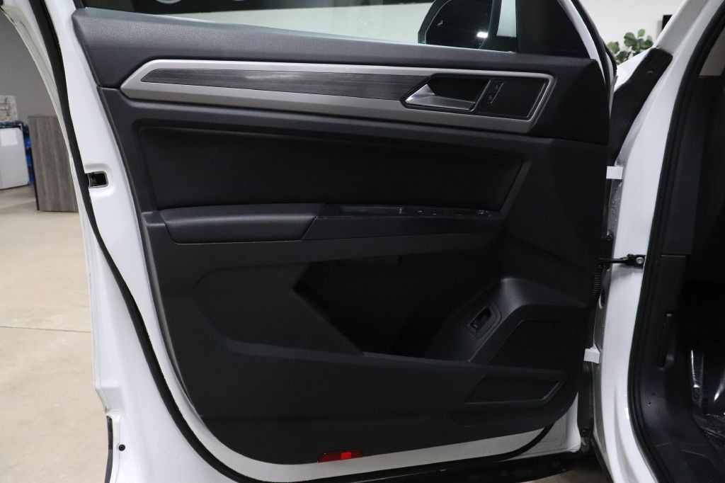 2021 Volkswagen Atlas Image 9