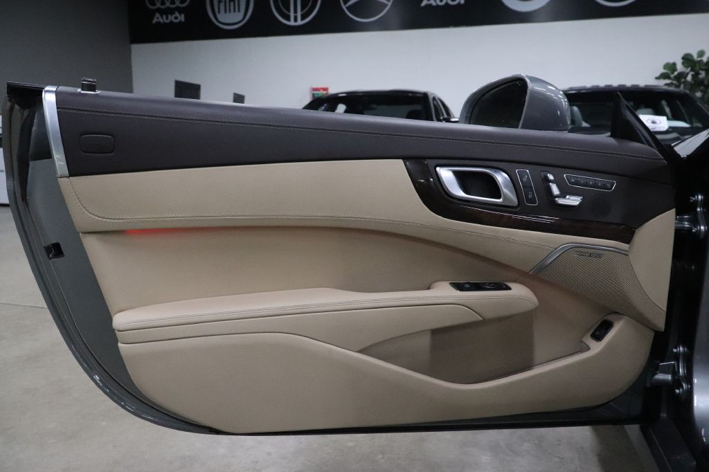 2013 Mercedes-Benz SL-Class Image 16