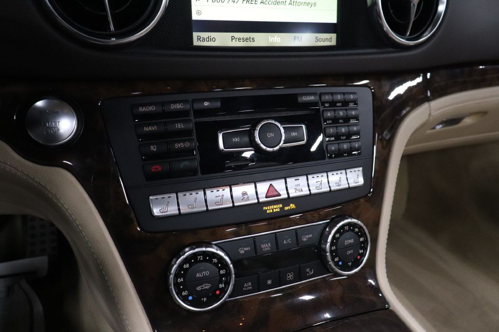 2013 Mercedes-Benz SL-Class Image 31