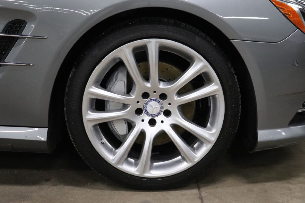 2013 Mercedes-Benz SL-Class Image 40