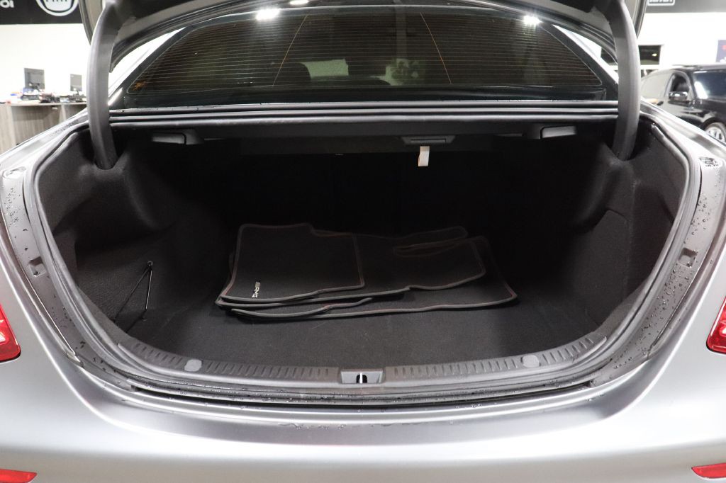 2020 Mercedes-Benz E-Class Image 23