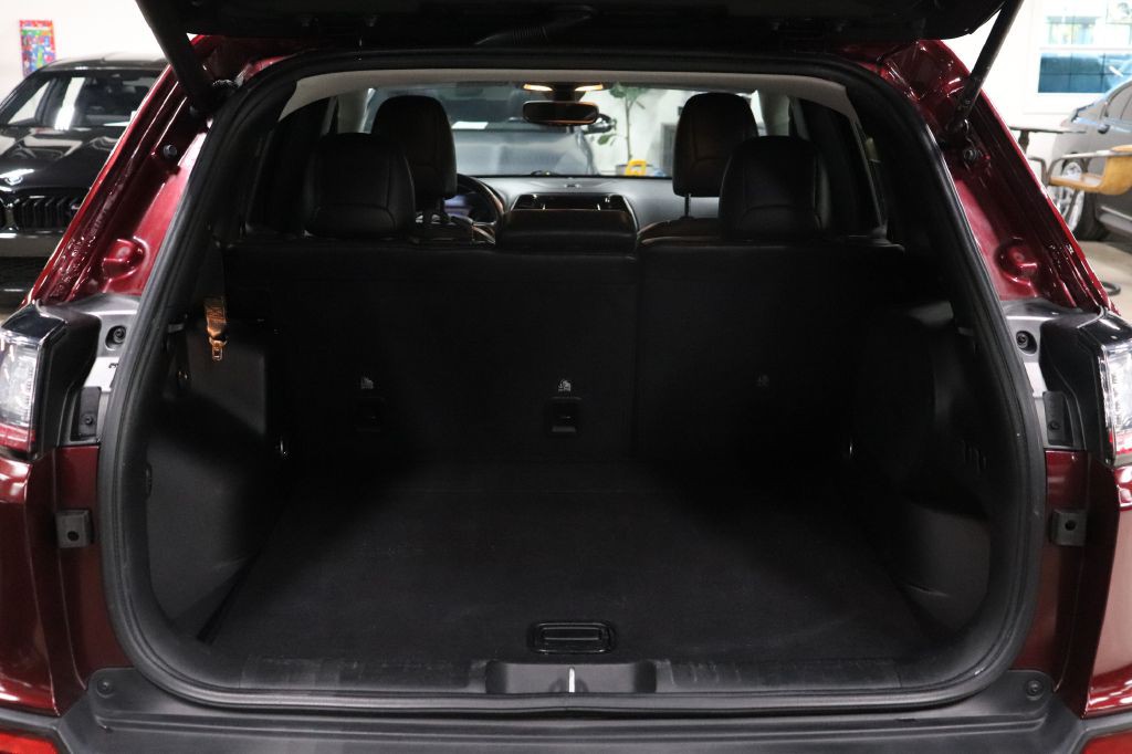 2019 Jeep Cherokee Image 5