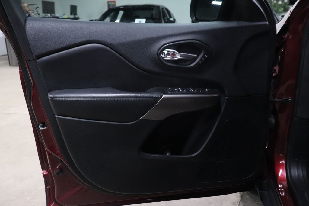 2019 Jeep Cherokee Image 10