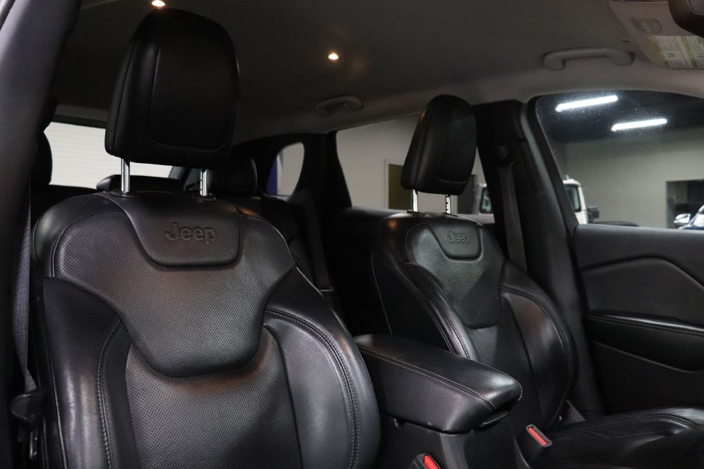 2019 Jeep Cherokee Image 24