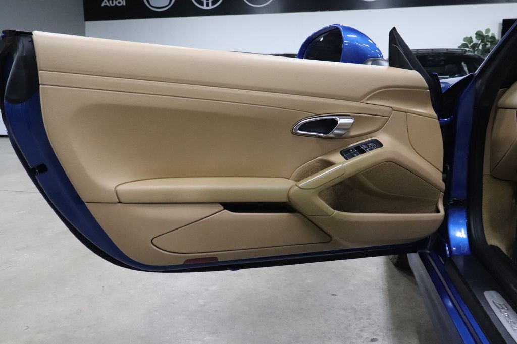 2014 Porsche Boxster Image 17