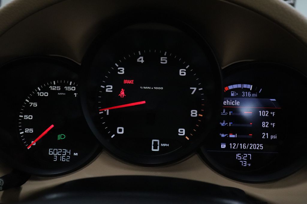 2014 Porsche Boxster Image 23