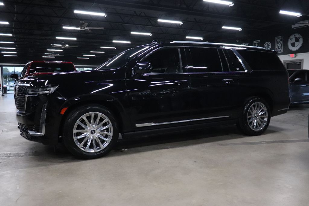 2022 Cadillac Escalade Image 2