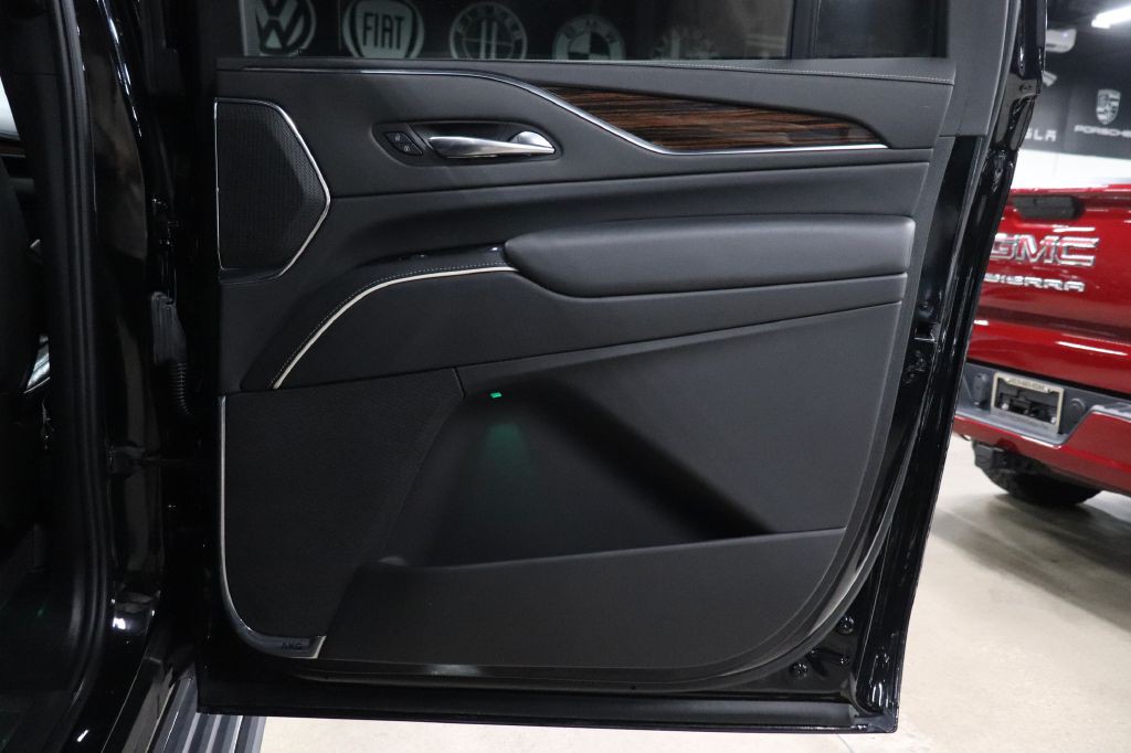 2022 Cadillac Escalade Image 27