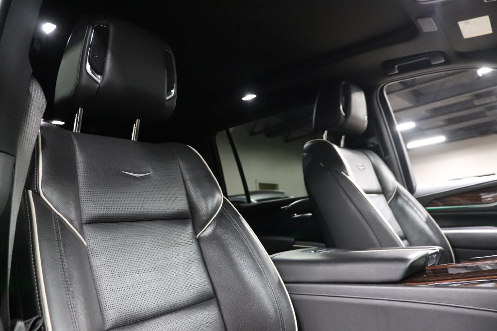 2022 Cadillac Escalade Image 33