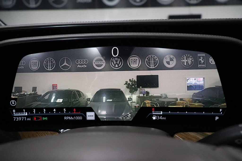 2021 Cadillac Escalade Image 17