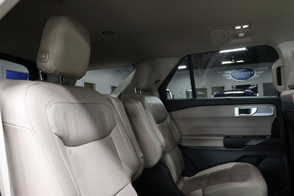 2020 Ford Explorer Image 30