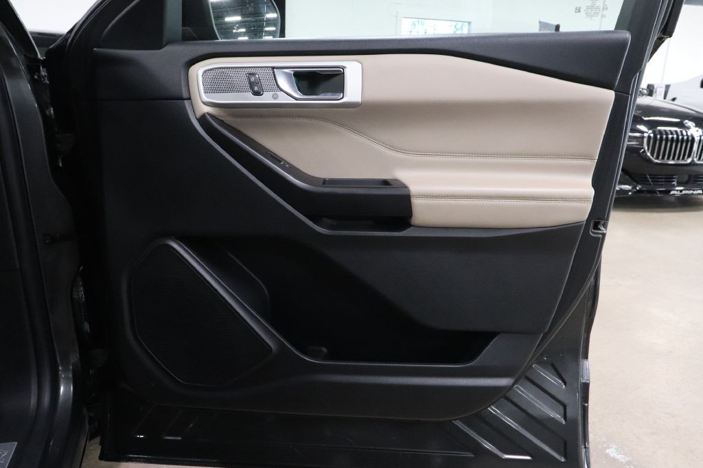 2020 Ford Explorer Image 32