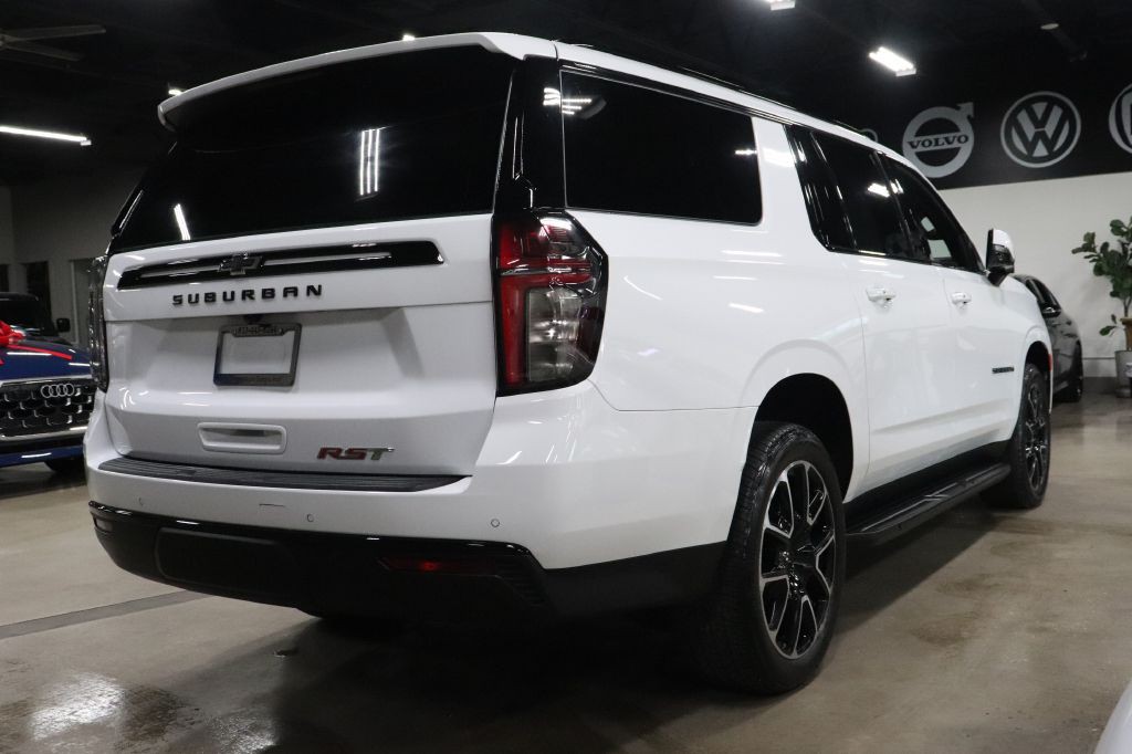 2024 Chevrolet Suburban Image 5
