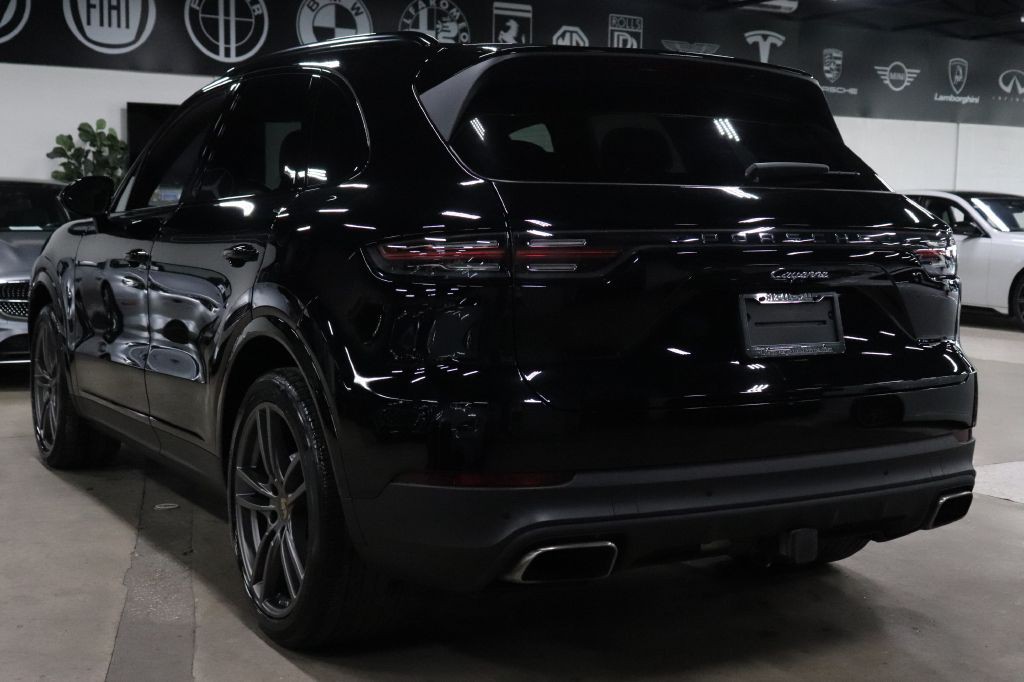 2022 Porsche Cayenne Image 3