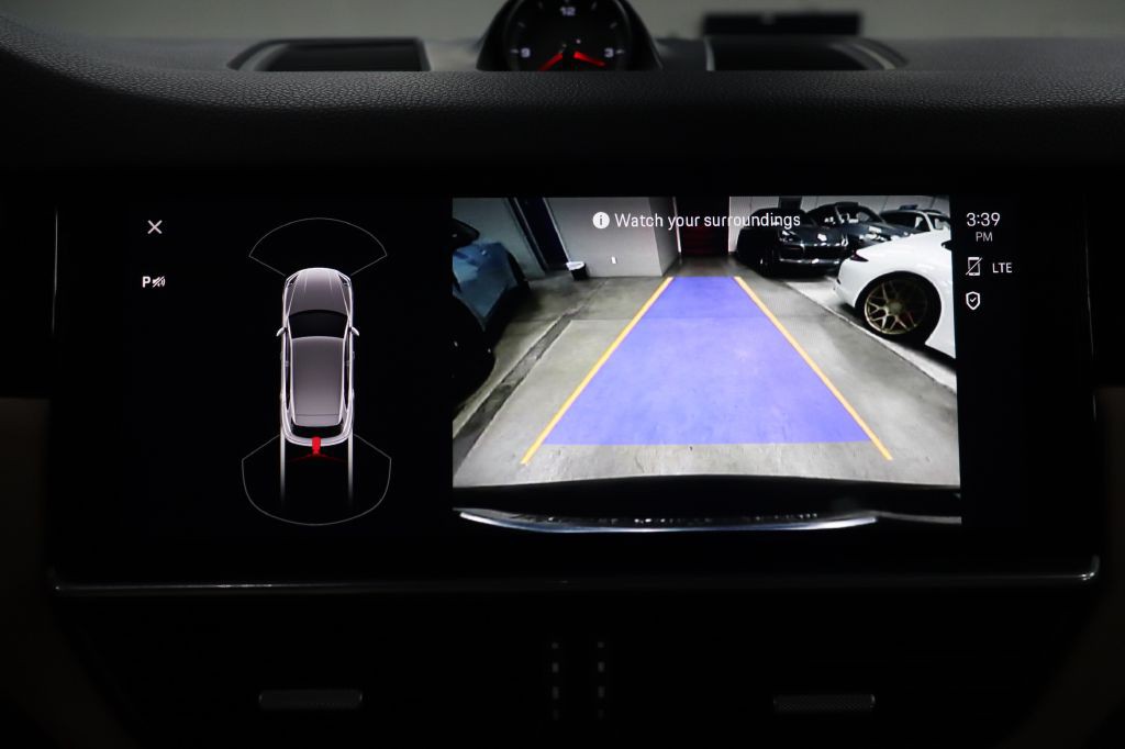 2022 Porsche Cayenne Image 14