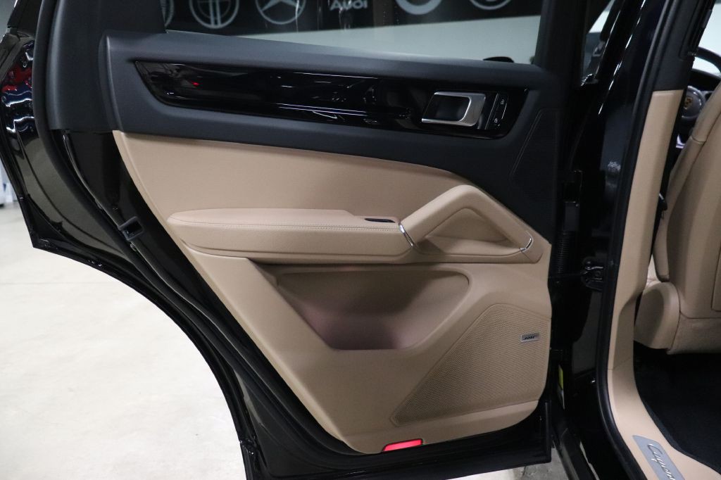 2022 Porsche Cayenne Image 20