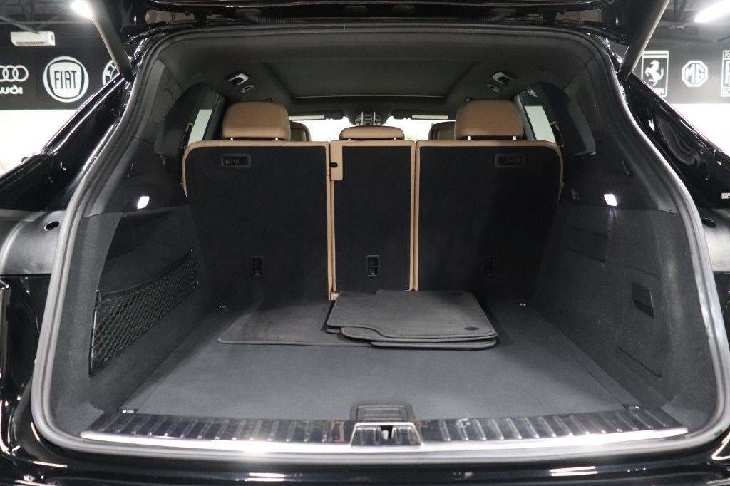2022 Porsche Cayenne Image 24