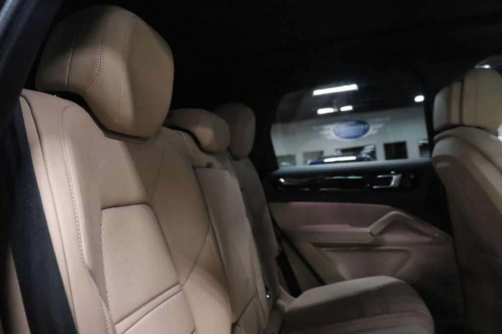 2022 Porsche Cayenne Image 27