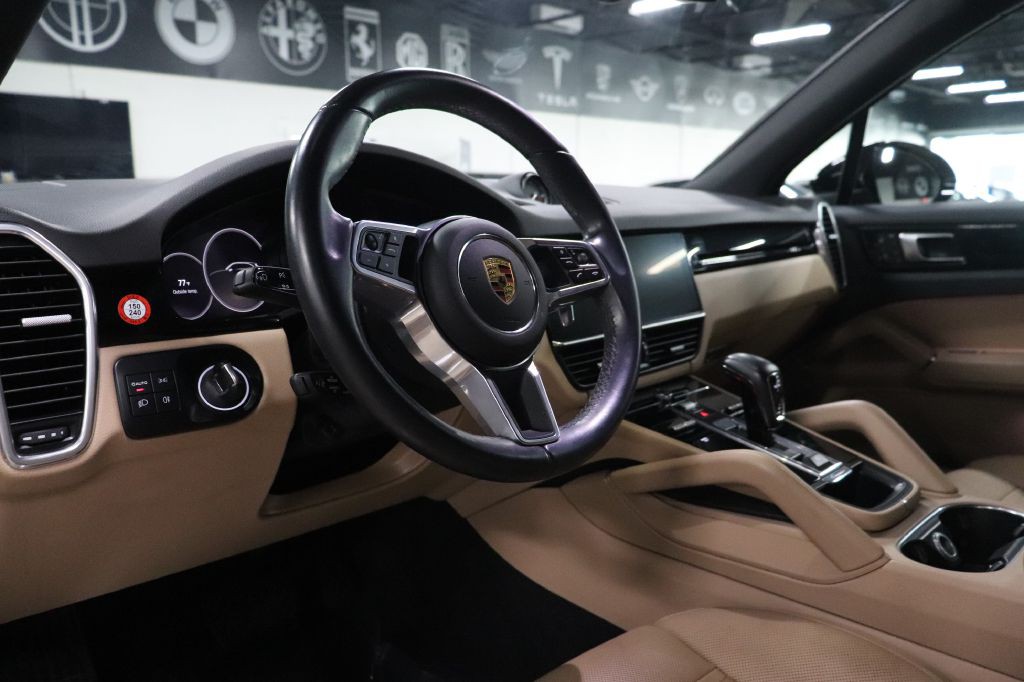 2022 Porsche Cayenne Image 11