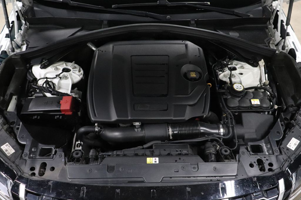 2018 Land Rover Range Rover Image 32