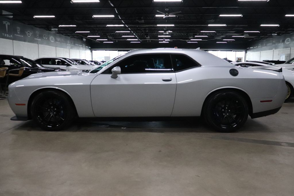 2023 Dodge Challenger Image 2