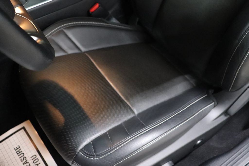 2023 Dodge Challenger Image 12