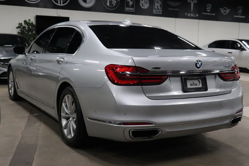2019 BMW 7 Series Image 3
