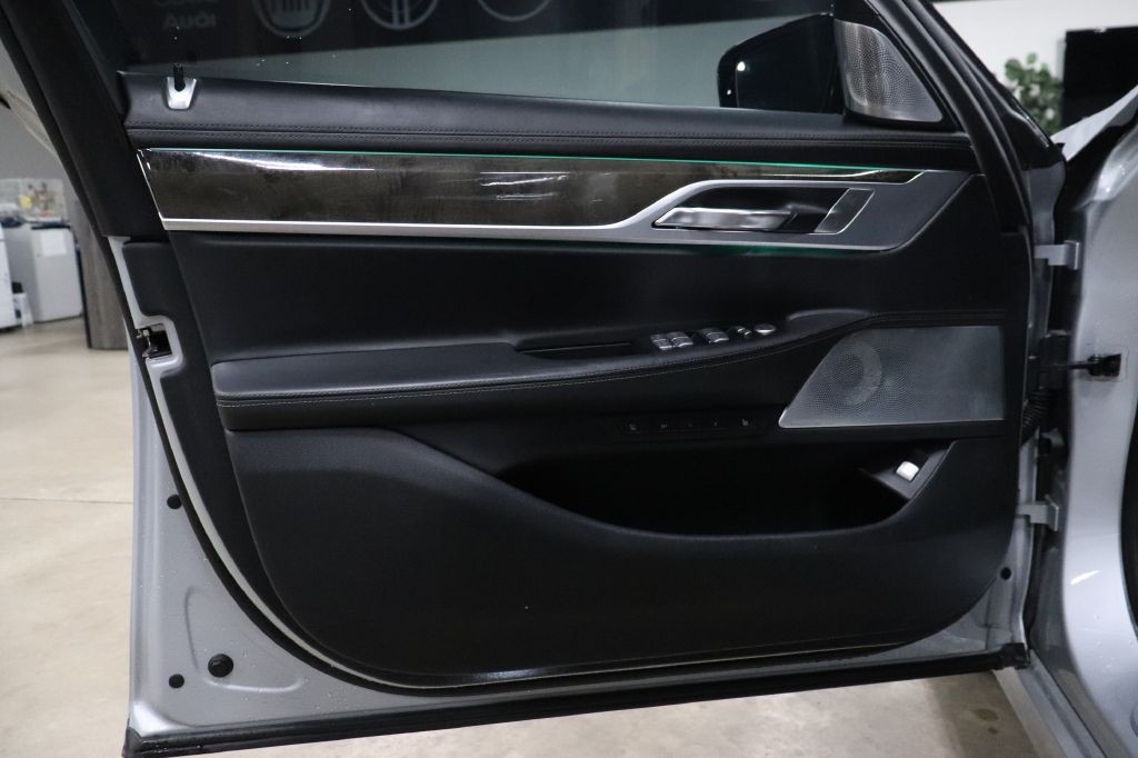 2019 BMW 7 Series Image 9