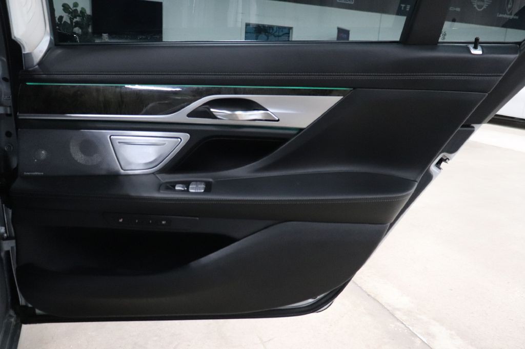 2019 BMW 7 Series Image 25