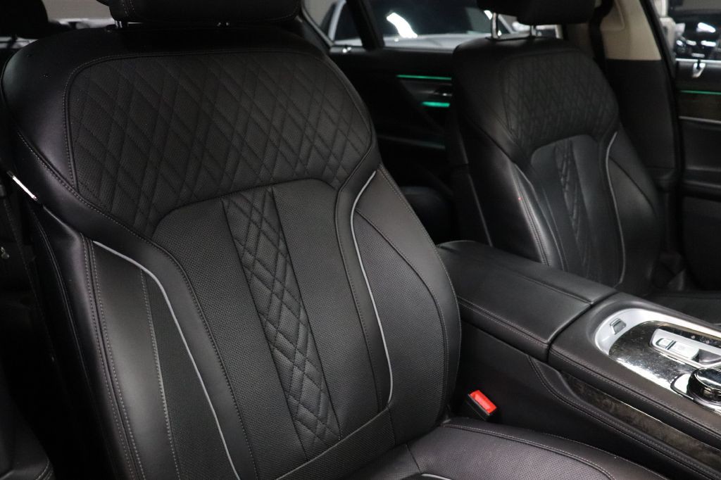 2019 BMW 7 Series Image 30