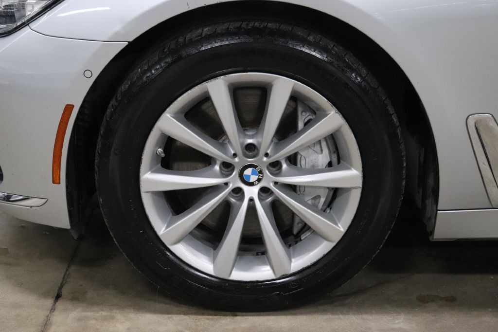2019 BMW 7 Series Image 33