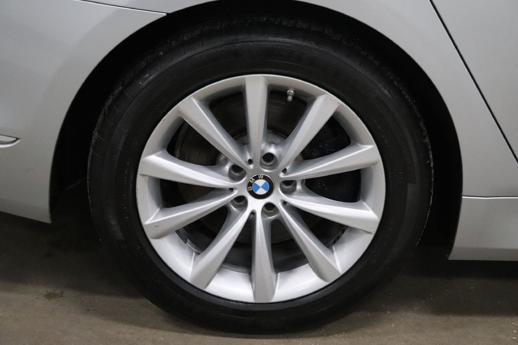 2019 BMW 7 Series Image 35