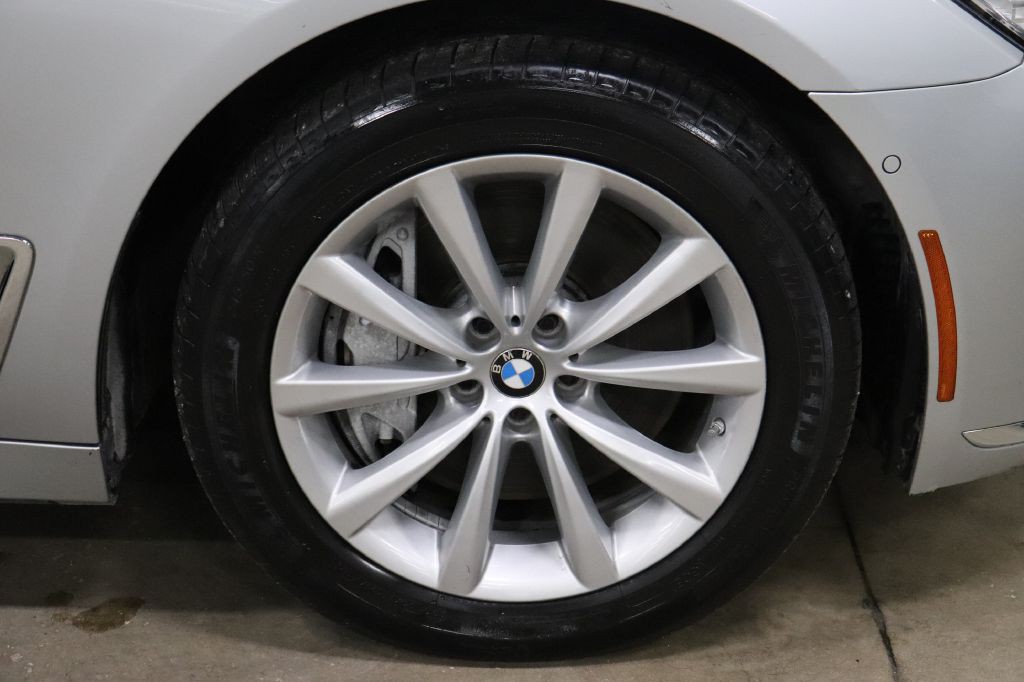 2019 BMW 7 Series Image 36