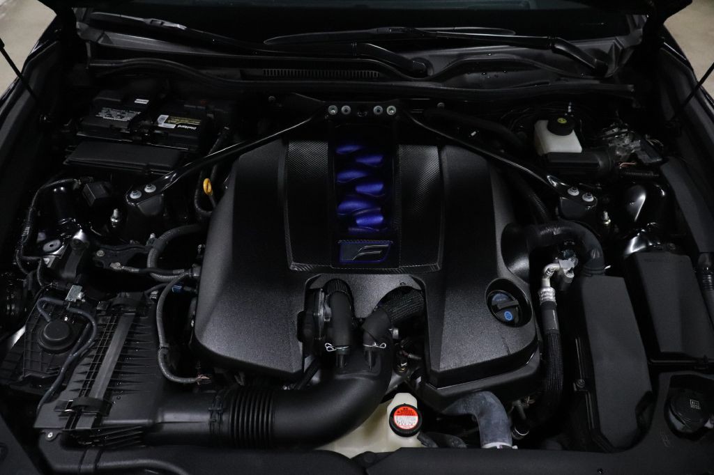 2015 Lexus RC F Image 18