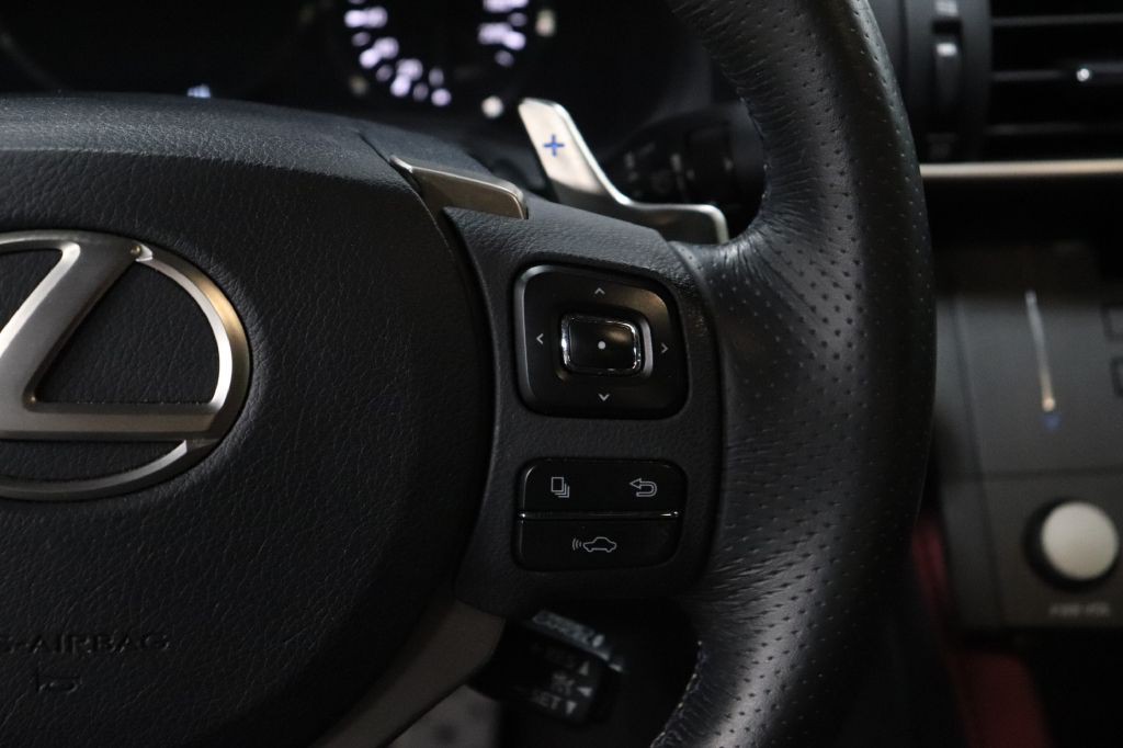 2015 Lexus RC F Image 21